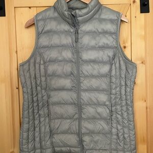 32 Degrees Light Gray Quilted Puffer Vest - Women's Sleeveless Jacket